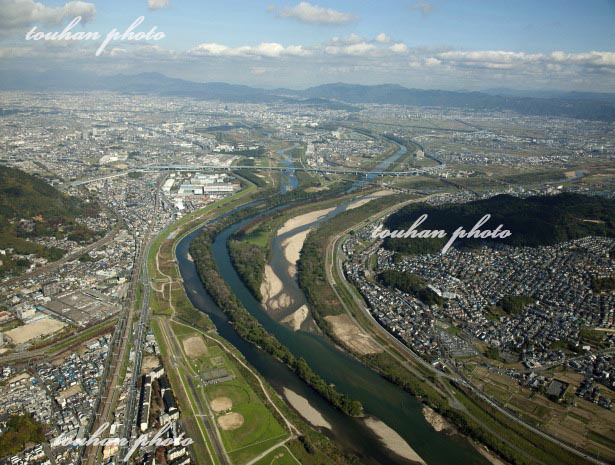 三川合流(木津川,宇治川,桂川)より京都市街地(2011/11)