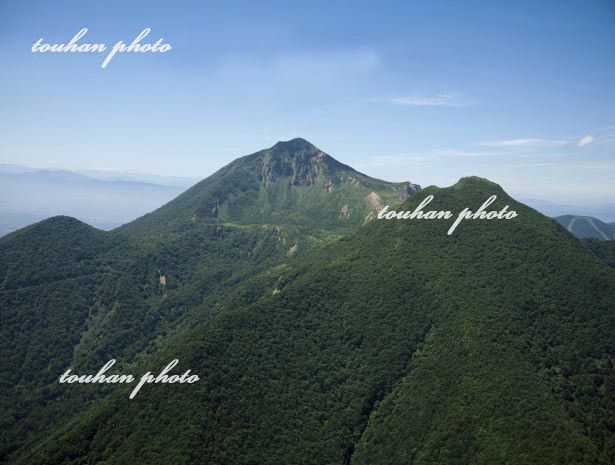 赤埴山と磐梯山(磐梯朝日国立公園)(2012/8)