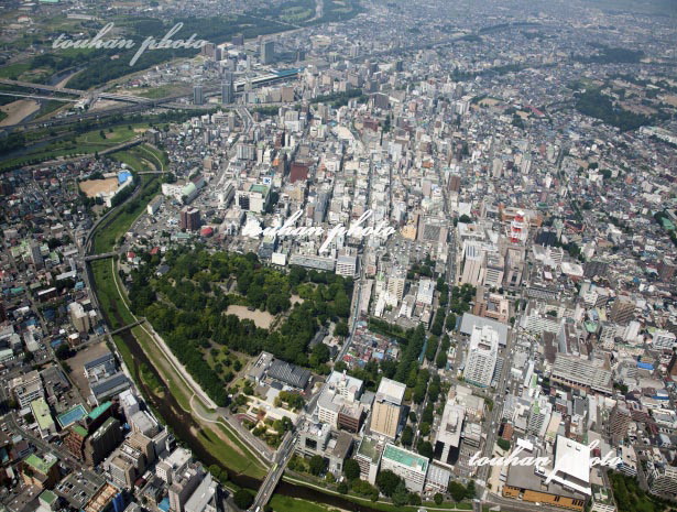 盛岡市街地(岩手県庁周辺)より地盛岡駅(2012/8)