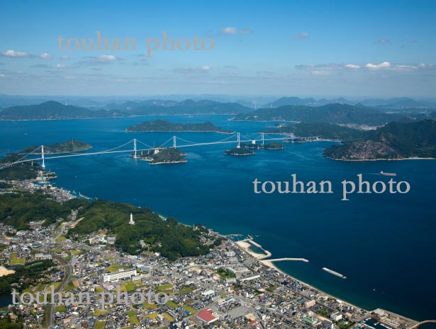 今治港付近よりしまなみ海道(西瀬戸自動車道,来島海峡第二大橋)(2013/9)