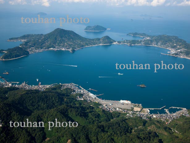 松山観光港より興居島（小富士）と釣島と伊予湾(2013/10)