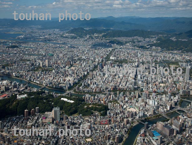 比治山公園周辺より広島市街地(2013/9)