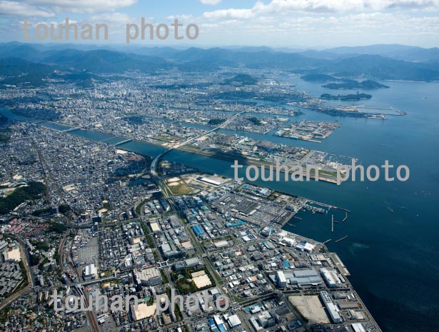 広島市西区より広島港と広島市街地(2013/9)