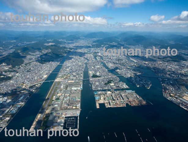 広島港より広島市街地(三角州)(2013/9)