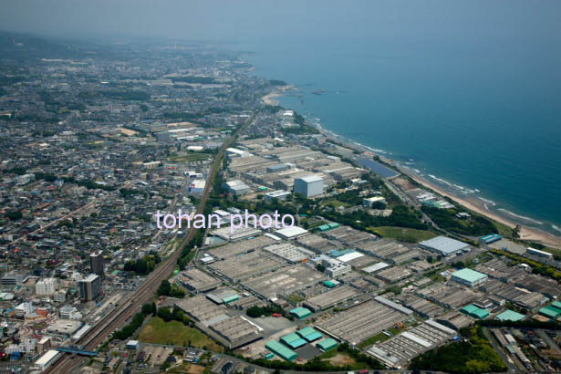 常陸多賀駅と日立製作所関連会社の工場群より日立市街地(2014/6)