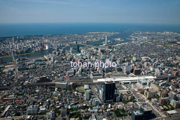 新潟駅周辺より新潟市街地,信濃川河口,日本海方面(2014/8)