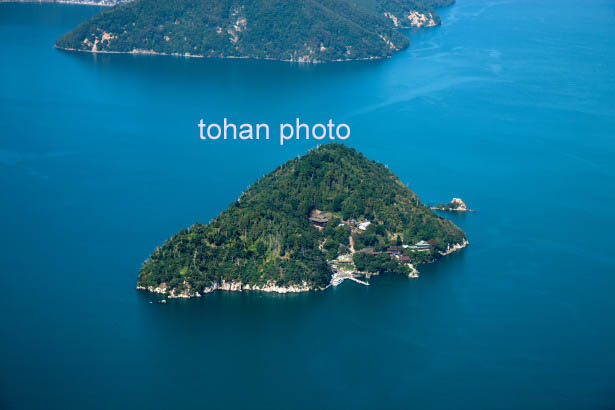 琵琶湖に浮かぶ竹生島(都久夫須麻神社)(2014/10)