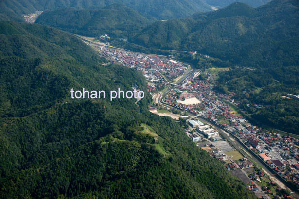 津和野城跡と津和野城山公園より津和野市街地(2014/9)