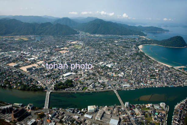 松本川(松本大橋,萩橋)より萩市街地と菊ケ浜海水浴場周辺(2014/9)