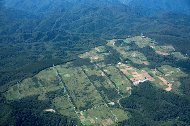 会津布引山の風力発電施設群(2015/9)