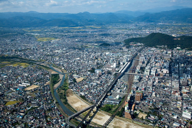 福島市街地と荒川,福島駅周辺(2015/9)