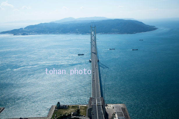 明石海峡大橋,神戸淡路鳴門自動車道(舞子側より淡路島方面)と明石海峡(2015/10)