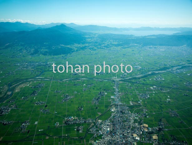 会津盆地(会津坂下町周辺より磐梯山,猪苗代湖方面)(2016/8)