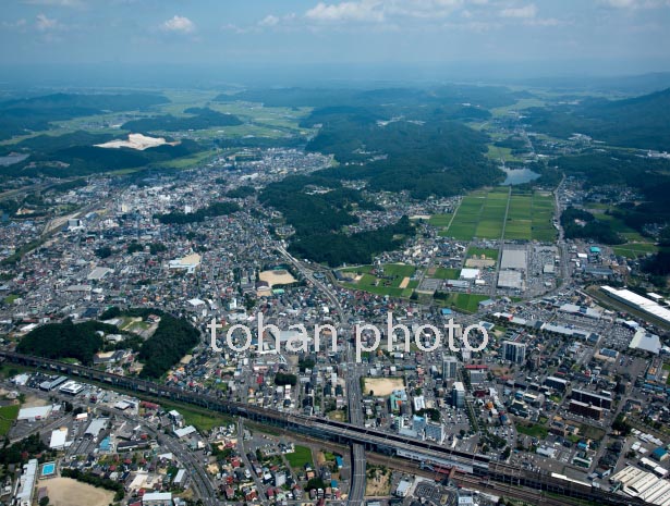 新白河駅と白河市街地(2016/8)