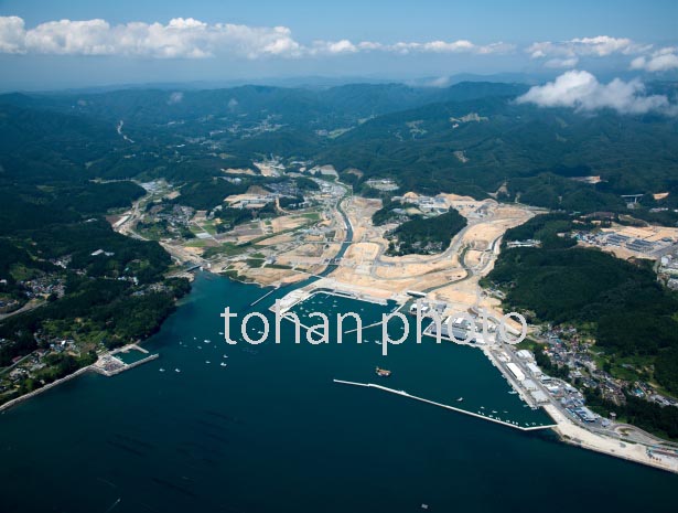 志津川湾より南三陸町（志津川）の街並み(2016/8)