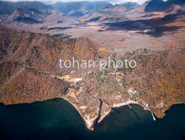 紅葉の中禅寺湖畔と湯川河口,菖蒲ヶ浜周辺より戦場ヶ原方面(日光国立公園)(2016/11)