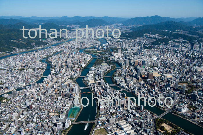 広島市街地中心地(吉田町)周辺より横川,白島方面(2018/10)