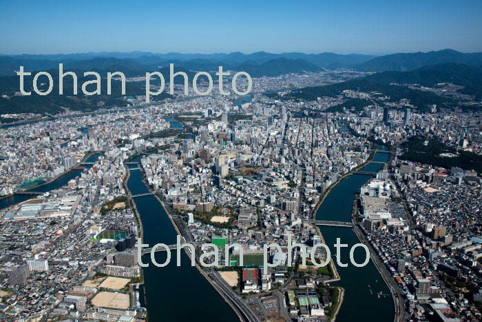 広島市街地中心地(千田町)周辺より横川,広島駅方面(2018/10)