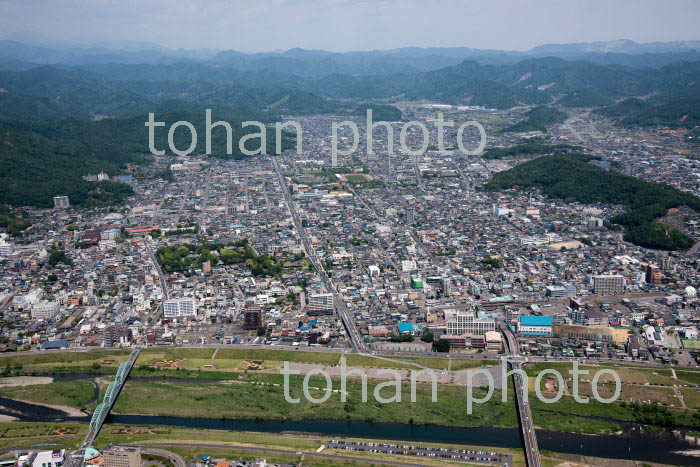 渡良瀬川より足利駅と足利市街地(2018/5)