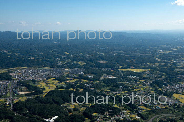 阿武隈高地(福島県郡山市緑が丘周辺よりいわき市方面)(2021/10)