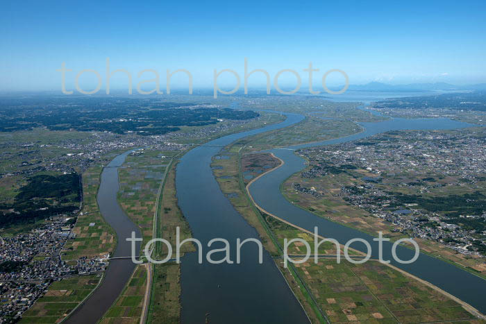 利根川(神栖市萩原地区周辺より上流方面)(2021/10)