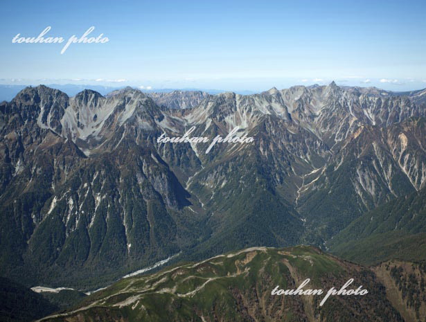 蝶ヶ岳より穂高連峰(槍ヶ岳,北穂高岳)のカール群(2011/10)