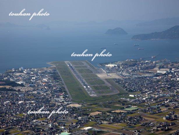 松山空港と瀬戸内海 (2012/10)