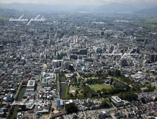 松本城より松本駅と松本市街地(2012/8)