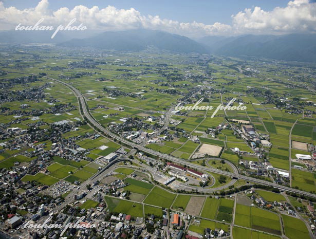 松本盆地(長野自動車道,松本ICより乗鞍方面)(2012/8)