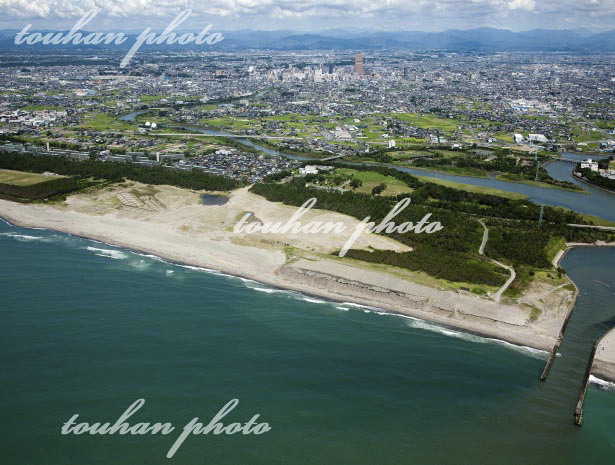 中田島砂丘(遠州灘)より浜松市街地(2012/8)