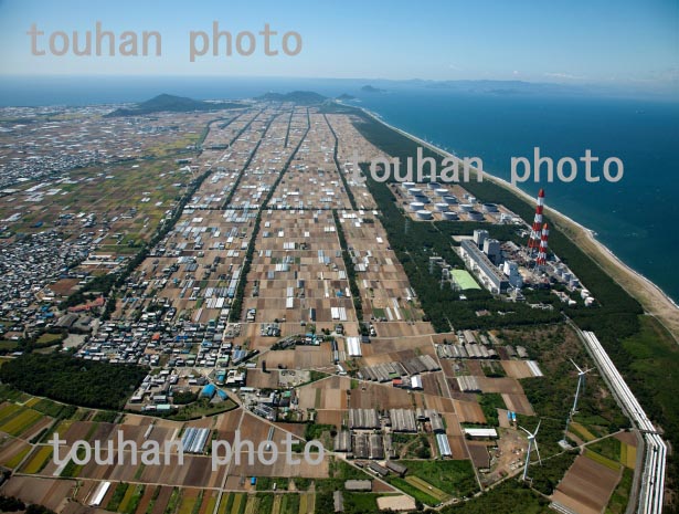 小山中町周辺のビニール畑群より渥美半島、伊良湖岬方面(2013/8)