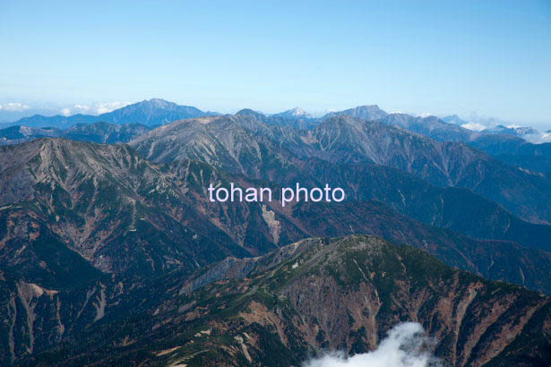 南アルプス山並み(茶臼岳より後方赤石岳,北岳方面)(2014/10)