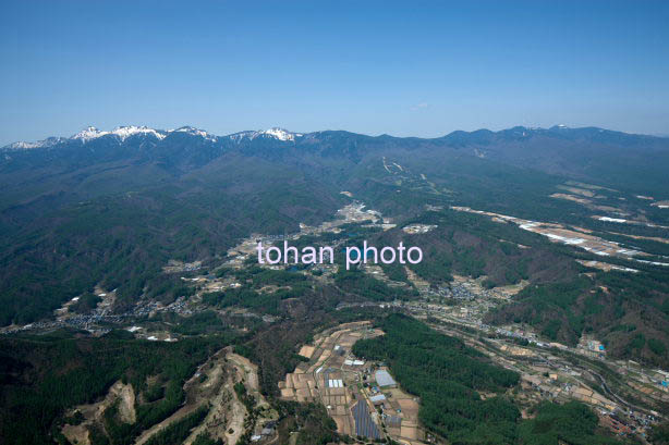 小海線松原湖,海尻駅(松原湖)周辺より八ヶ岳山麓(2015/5)