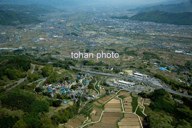 姨捨の棚田群より更埴方面(重要文化的景観,日本の棚田百選,田毎の月)(2015/5)