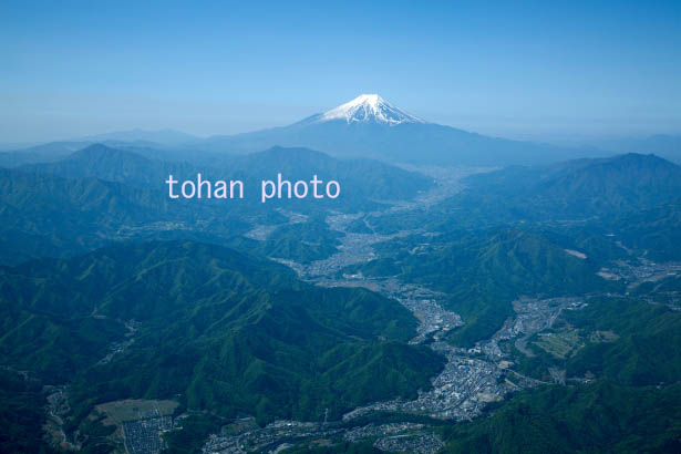 大月周辺より冨士みちと富士山(2015/5)