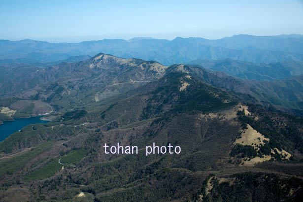 牛奥ノ雁腹摺山,小金沢山より大菩薩峠方面の山並み(2015/5)