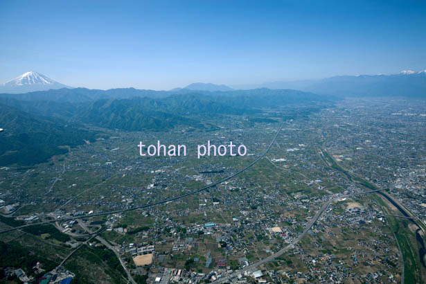 甲府盆地(一宮御坂ICより富士山方面)(2015/5)