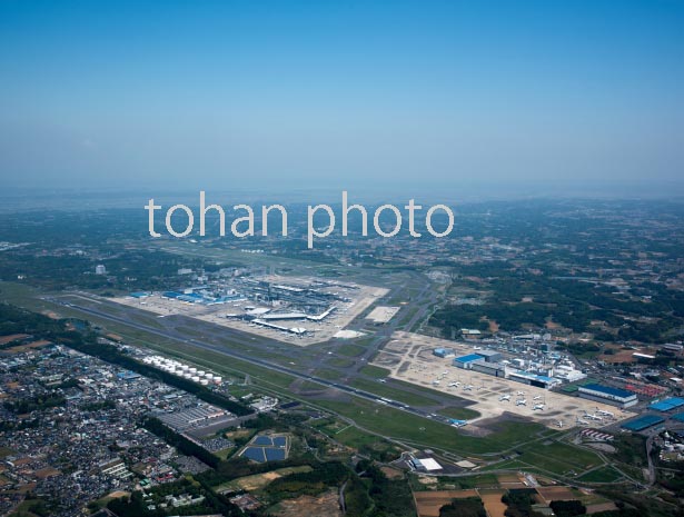 成田国際空港全景(南西より北東方面)(2016/5)