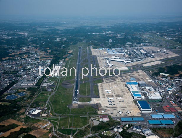 成田国際空港全景(南より北方面)(2016/5)