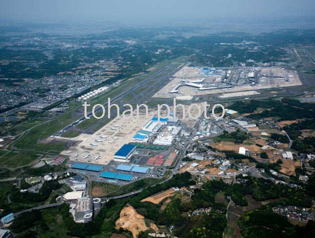 成田国際空港全景(南より北方面)(2016/5)