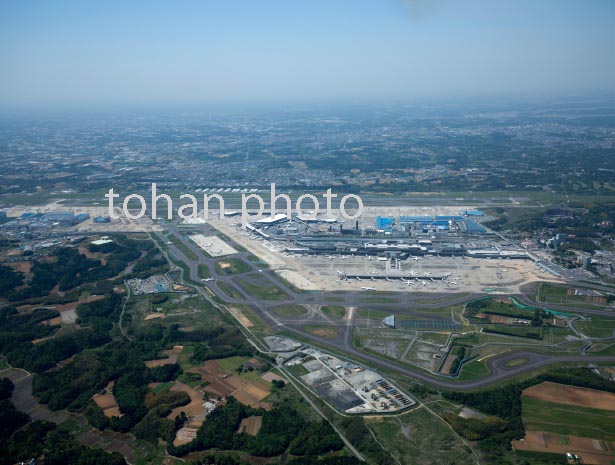 成田国際空港(空港施設全景)東地区より西地区(2016/5)