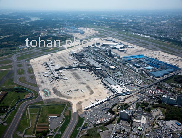 成田国際空港(空港施設全景)北地区より南地区(2016/5)