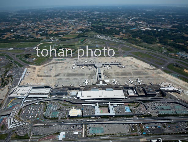 成田国際空港(第三,第二ターミナルと航空機)(2016/5)