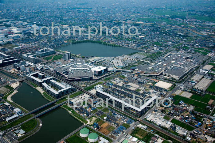 越谷レイクタウンの街並みと越谷レイクタウン駅周辺(大相模調節池,見田方遺跡))(2017/7)