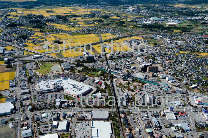 佐久平駅(都北陸新幹線,八ヶ岳高原線)と街並み(2018/10)