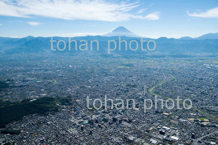 甲府駅周辺より甲府盆地と富士山(2018/10)