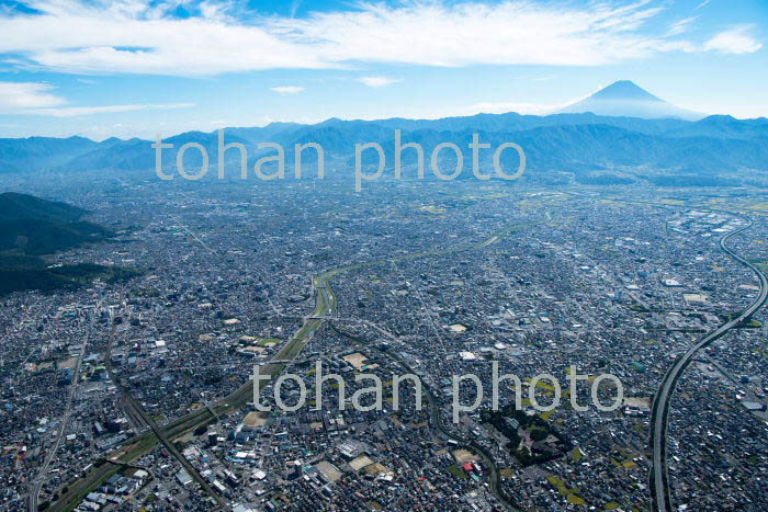 甲府駅周辺より甲府盆地と富士山(2018/10)