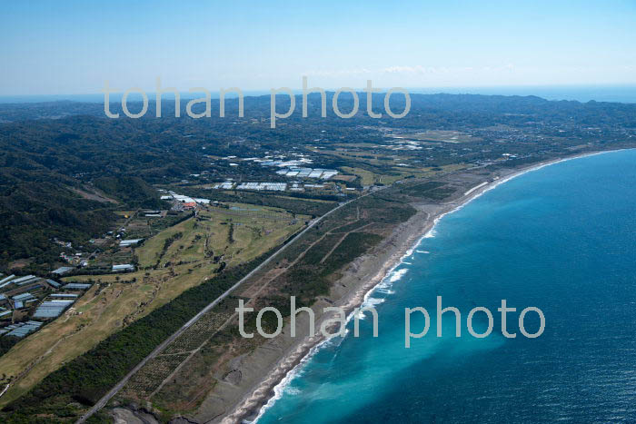 平砂浦の海岸線と房総フラワーライン(酒井地区より沼袋方面)(2019/4)