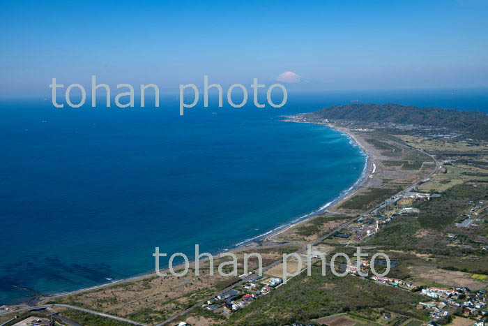 平砂浦の海岸線と房総フラワーライン(藤原地区より須崎,富士山方面)(2019/4)