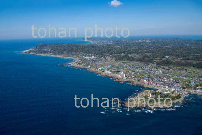 野島崎灯台周辺より白浜町の海岸と房総フラワーラインと富士山(2019/4)